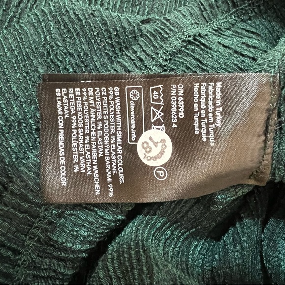 H&M Women's forest green bell Sleeve cold shoulder long sleeve blouse size med - Picture 9 of 13